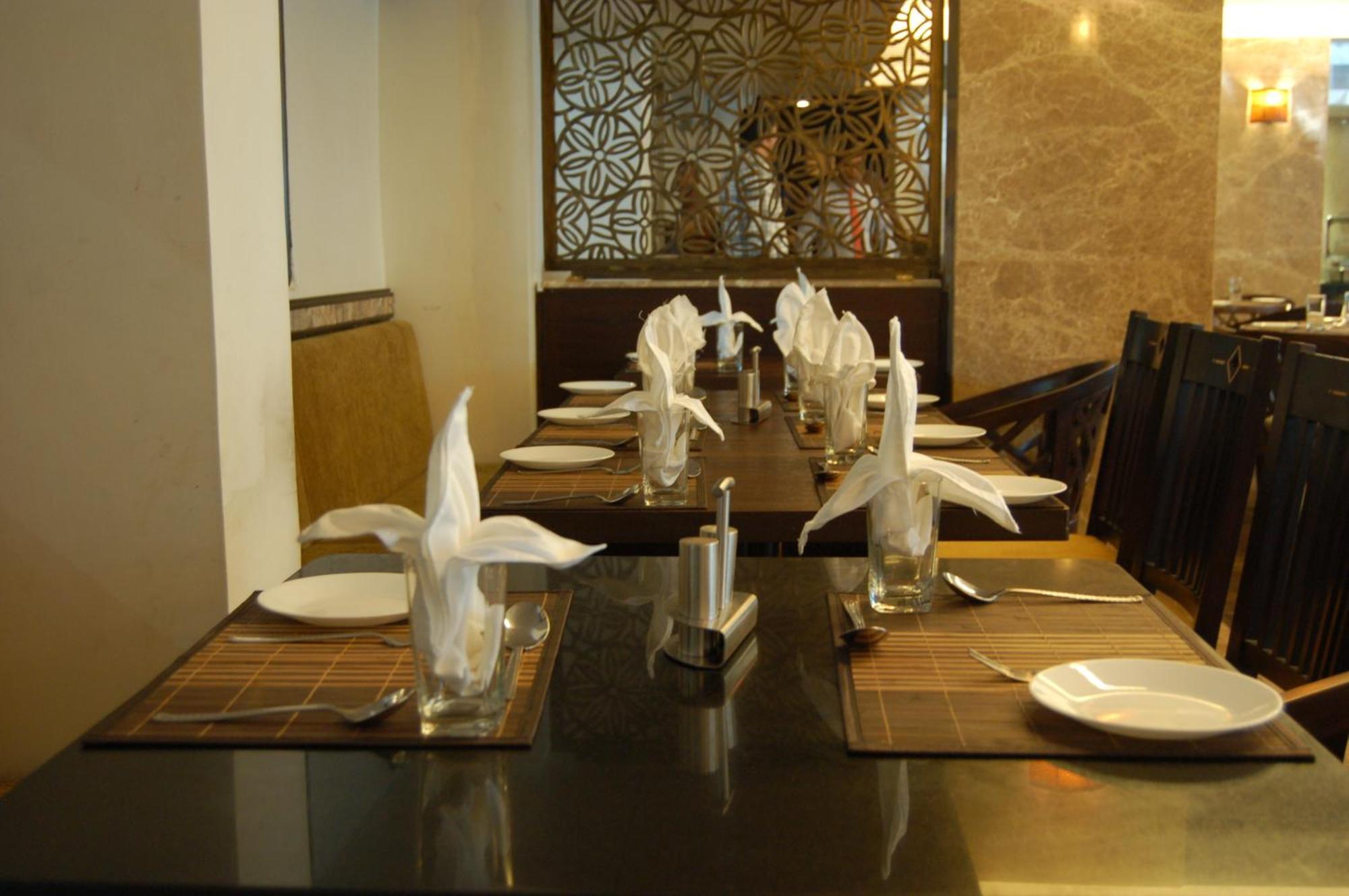 Comfort Inn President Near Ahmedabad Junction Station Exterior foto