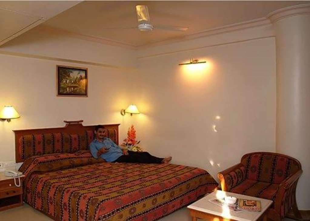 Comfort Inn President Near Ahmedabad Junction Station Quarto foto